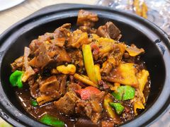 姜辣鸡爪烧猪脚-江城燕子大排档(江汉路步行街店)