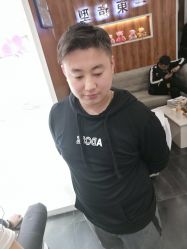 -一東造型烫发染发