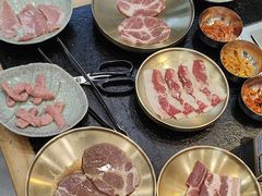 -臻牛烤肉