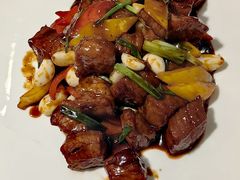 彩椒煎焗雪花牛仔粒-山外山·林语花园餐厅