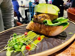 牛油果开面牛肉汉堡-Let'sBURGERplus·非常创意汉堡(三里屯店)