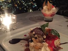 -Top Of Vancouver Revolving Restaurant