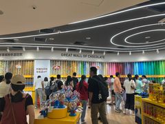 -m豆巧克力世界(上海世茂广场店)