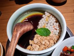 -吃饭皇帝大土家民族菜(荟聚店)
