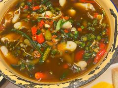 鲜椒鱼泡-辣螃铠盆盆蟹大排档(海昌店)