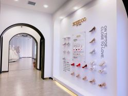 -禕·愫白婚纱商店