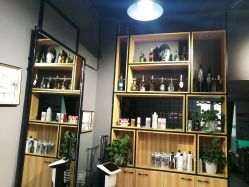 -MOVAN  HAIR莫凡匠人发型屋