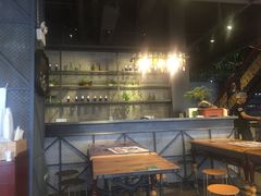 -琥珀老六龙虾(四里河店)