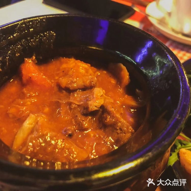 在一家充满历史的俄餐厅，带你体验俄式风情