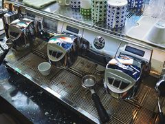 -HUG·拥抱咖啡(郑州宝龙广场店)