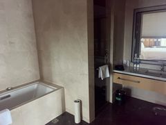 -苏州汇融广场假日酒店