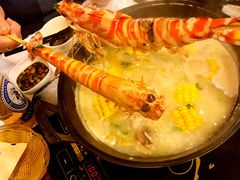 -鲜入围煮花胶鸡海鲜火锅