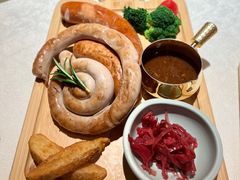 香肠拼盘-俄士厨房(环球港店)