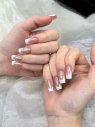-芊屿芊浔美甲