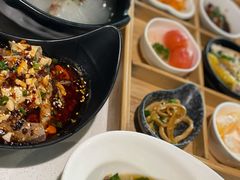 九宫格玲珑前菜-新仙清汤牛腩(铜锣湾店)