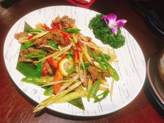 香茅草柠檬牛肉-觅山云南菜(泊富ICITY店)