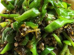 雪菜青椒肉丝-湖山人家·湖景餐厅·特色农家菜(太湖西山店)