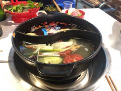 鸳鸯锅-钢管厂五区小郡肝串串香(奥克斯广场锦城万达店)