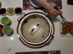 -洪氏嗨捞·猪肚鸡火锅(阳光天地店)