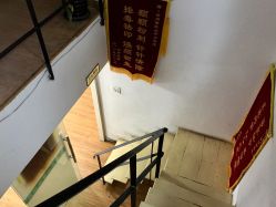 -苗医生专业祛痘·皮肤管理