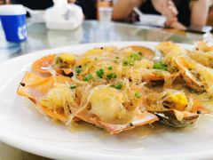 蒜蓉粉丝蒸扇贝-明记海鲜大排档(巽寮湾店)