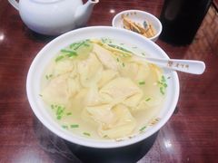 刀鱼馄饨-老半斋(福州路店)