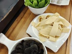 -楼外楼大刀肉传统火锅(西安大路店)