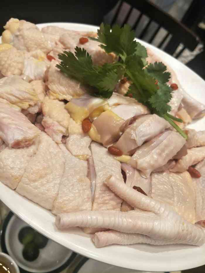 粤小煲猪肚鸡-"别人中奖我混饭,店位置很好找,临界门口有.