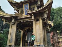 -峨眉山报国寺
