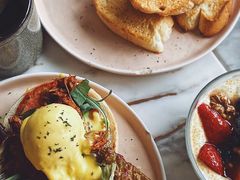 野莓核桃蜂蜜希腊酸奶-The Rug Cafe(王府中环店)