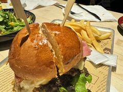 -LENBACH兰巴赫西餐啤酒坊(大连东港店)