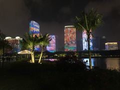 -万绿园