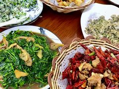 -胡子饮食店