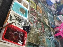 -霞涌市场海鲜摆卖区
