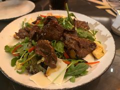 蜜制牛肉配芝麻菜-哈蒙德餐厅
