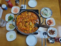-亲昵春川鸡排(韩国美食街店)