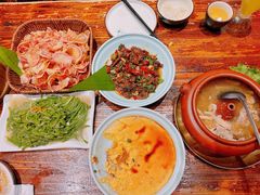 -老滇山寨•云南特色菜•地方菜•民族风情歌舞表演(金碧店)