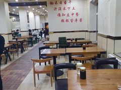大堂-老王四季抻面(南六东路店)