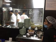 -亮亮面馆(经六路店)