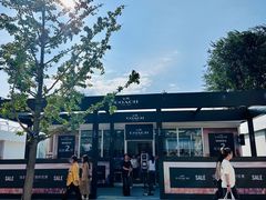 -百年港湾奥特莱斯(香炉礁店)