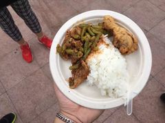 -皇家田广场(อนุสาวรีย์ทหารอาสา)