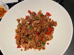 老坛白椒炒土猪肉-凤凰湘语·海派湘菜(浦东旗舰店)