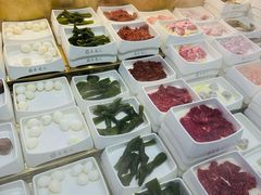 -来龍儿鲜切牛肉自助老火锅