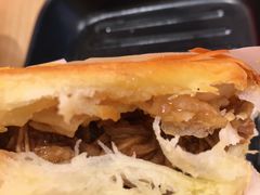 现烤脆皮肉夹馍-秦和居(大唐时代店)