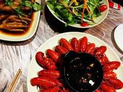 -巴厘龙虾·榜首油焖大虾(音乐学院·沿江酒馆店)
