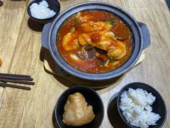 -极有家小鱼小鸡石锅煲(佳兆业店)