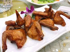 石岐乳鸽-轩记海鲜餐厅·四十五年老字号·经典粤菜(西区彩虹店)