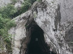 -波斯托伊纳溶洞