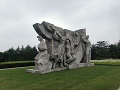 -龙华烈士纪念馆-停车场