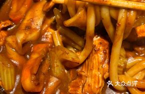 Soy Sauce Chicken Rice Noodles with Wide Noodles
